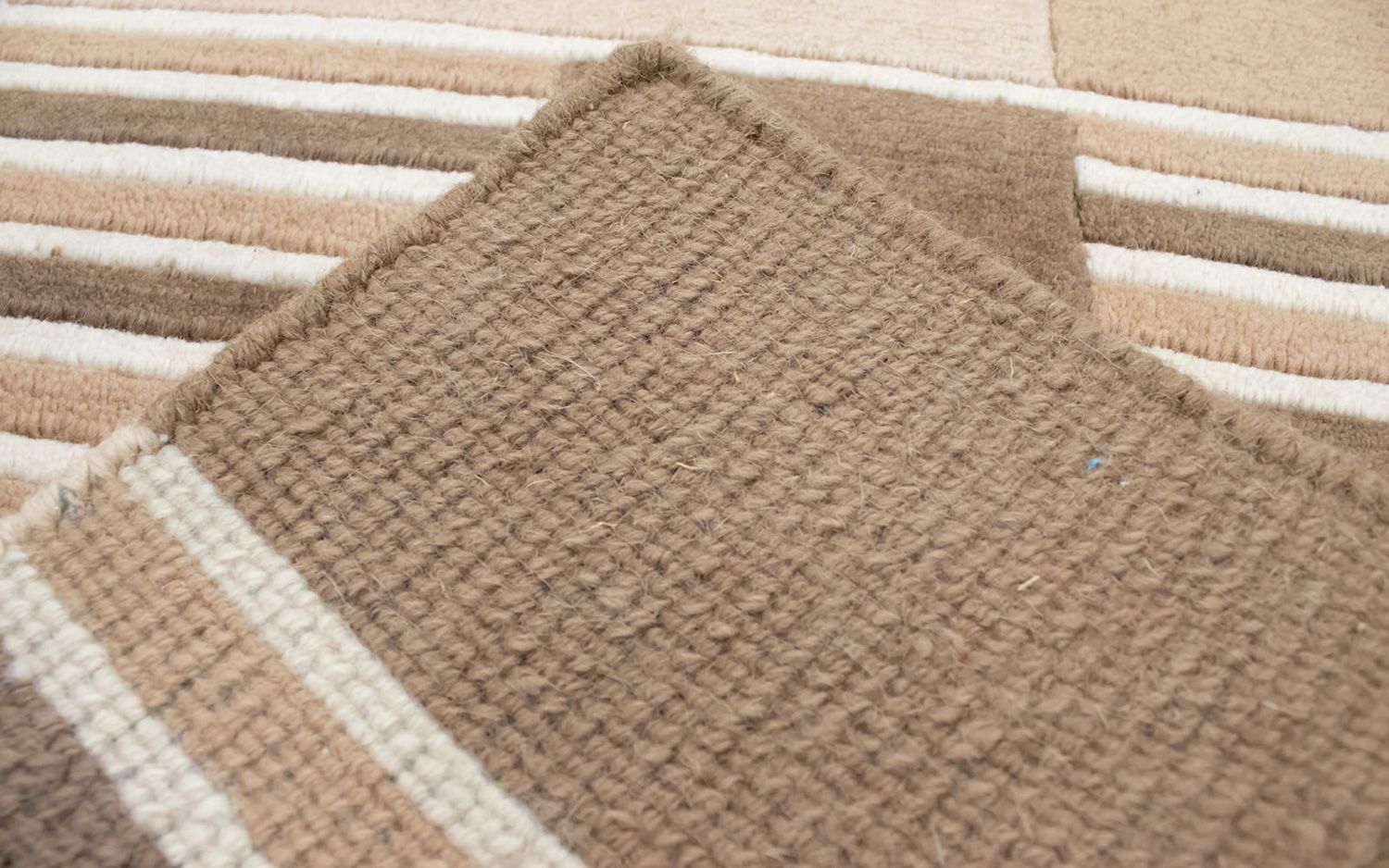 Nepal Teppich 140 x 70 cm - mehrfarbig