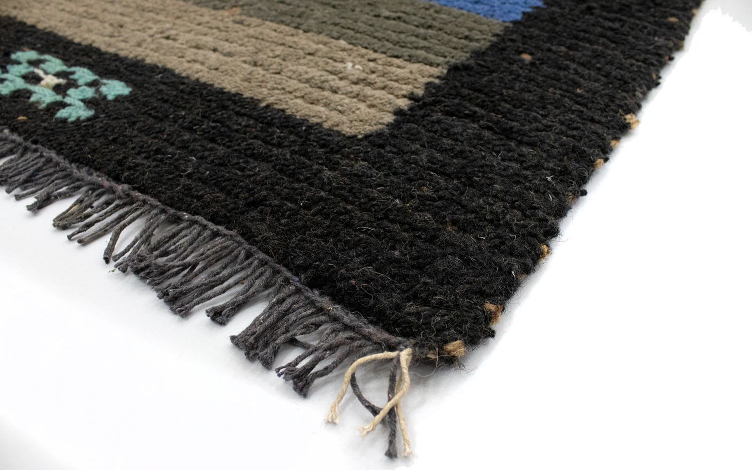 Nepal Teppich 140 x 70 cm - mehrfarbig
