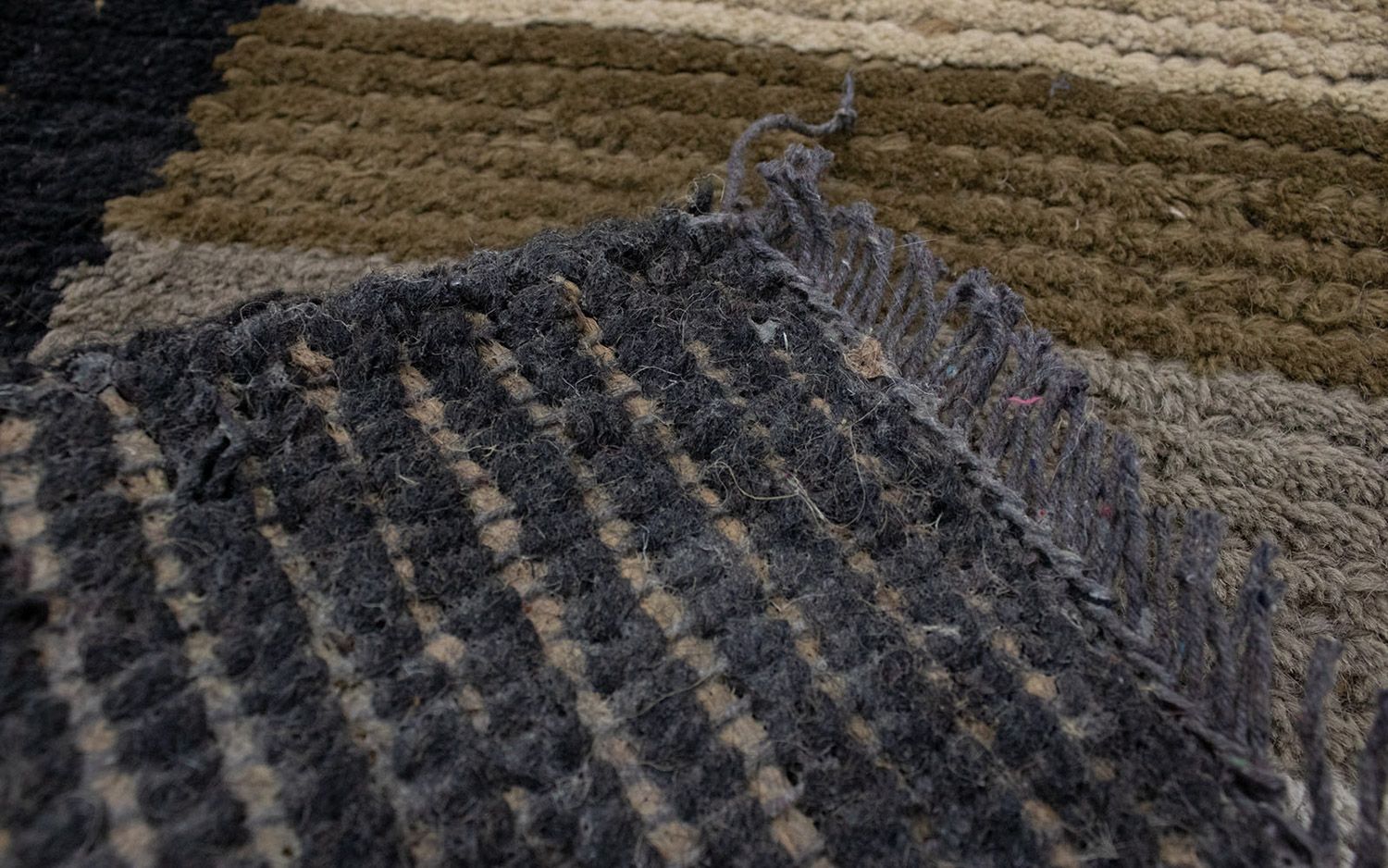 Nepal Teppich 140 x 70 cm - mehrfarbig