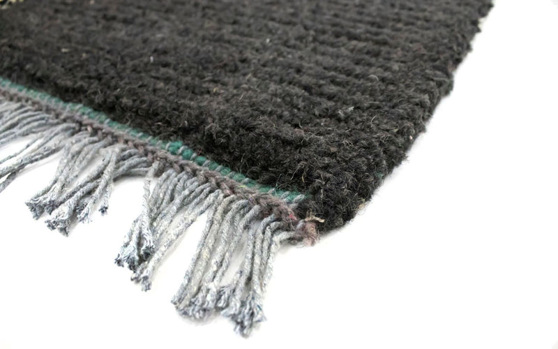 Nepal Teppich 140 x 70 cm - mehrfarbig