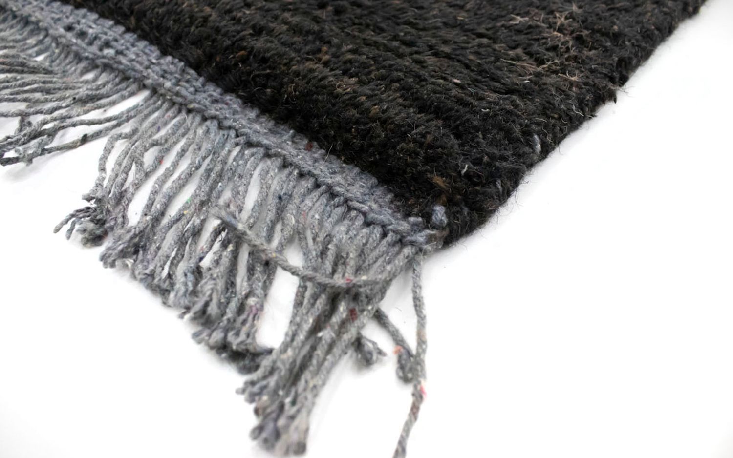 Nepal Teppich 140 x 70 cm - mehrfarbig