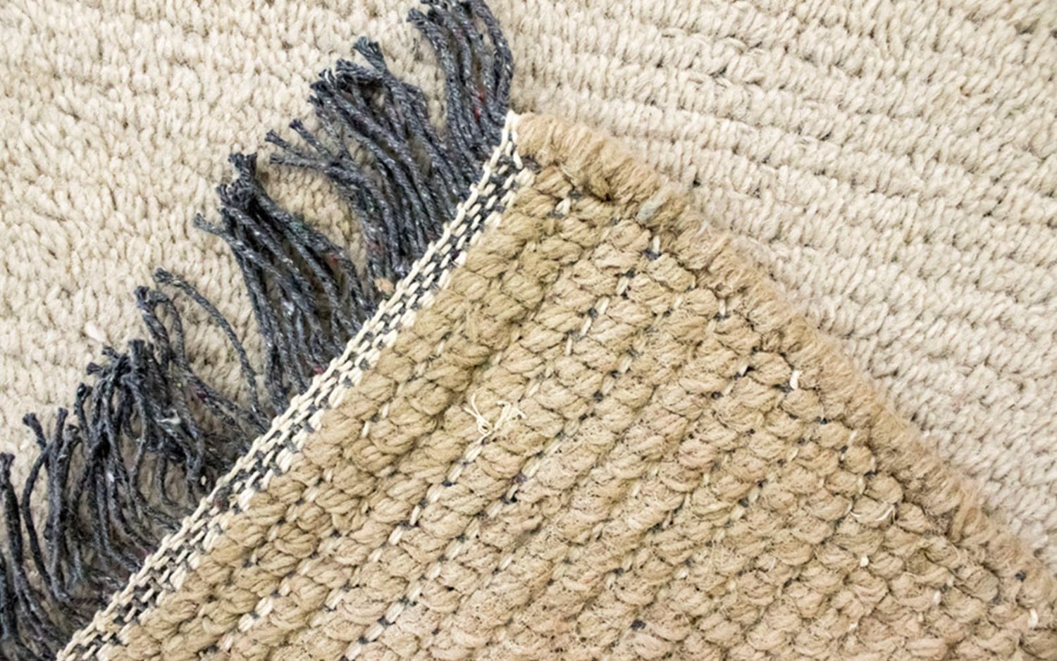 Nepal Teppich 140 x 70 cm - beige