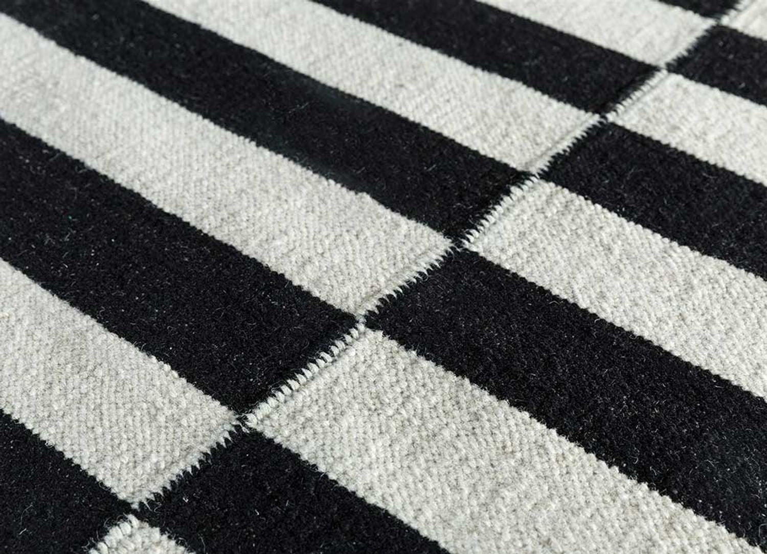 Designer Teppich - 270 x 180 cm - mehrfarbig
