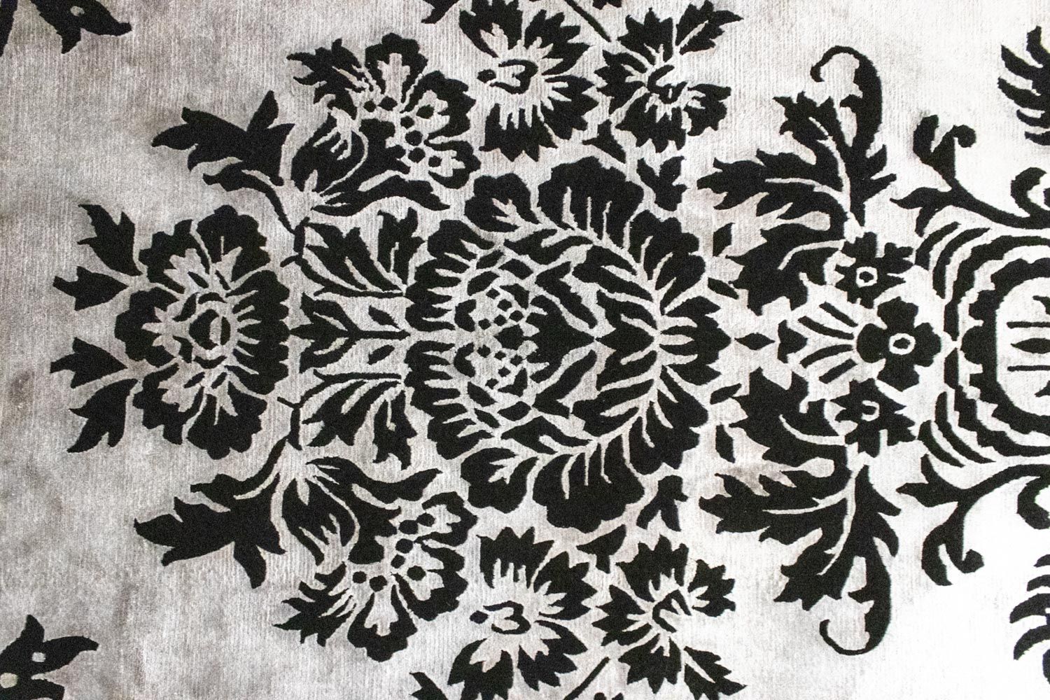 Designer Teppich 241 x 172 cm - schwarz