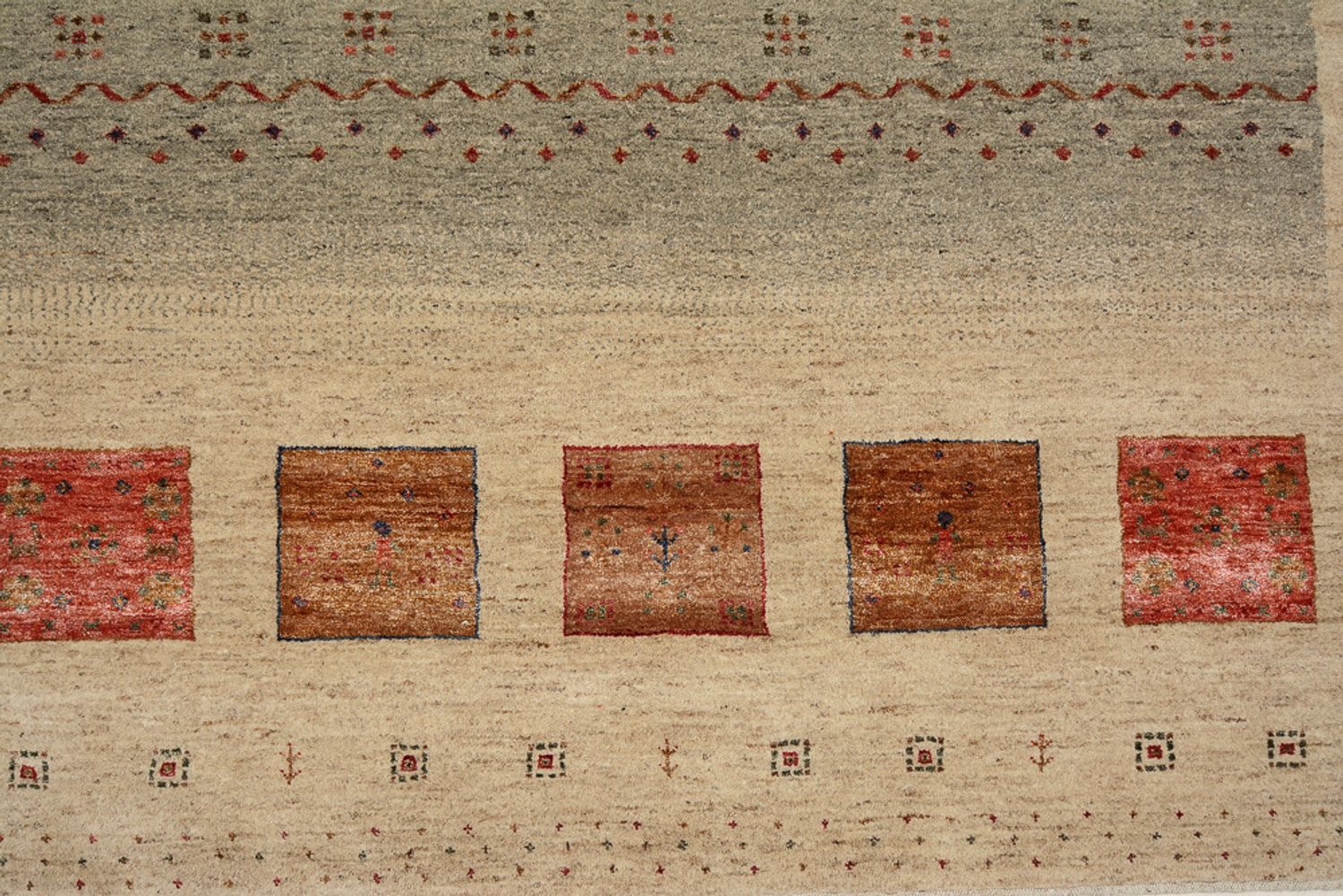 Gabbeh Teppich - Loribaft Indus - 306 x 205 cm - hellbeige
