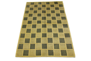 Nepal Teppich 245 x 155 cm - grün