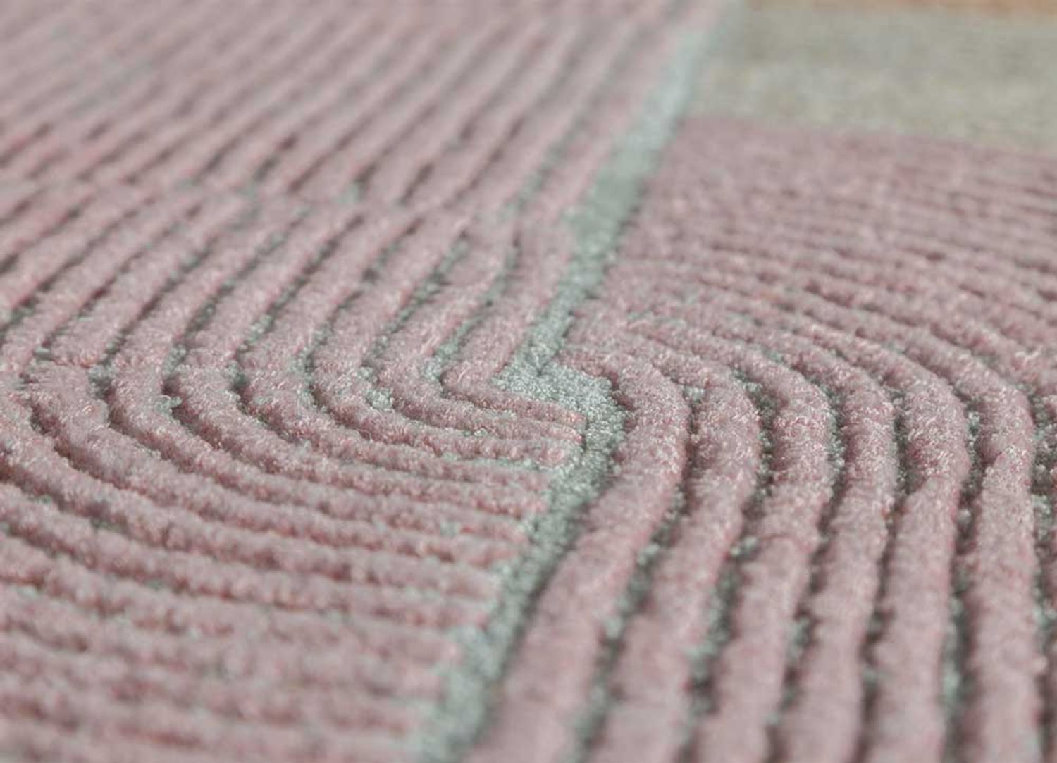 DP02-RUG1136605-210x150